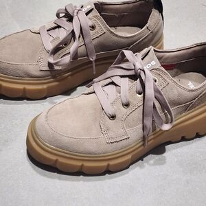 Sorel Waterproof Taupe Suede Platform Sneakers with Gum Sole. Size 9
